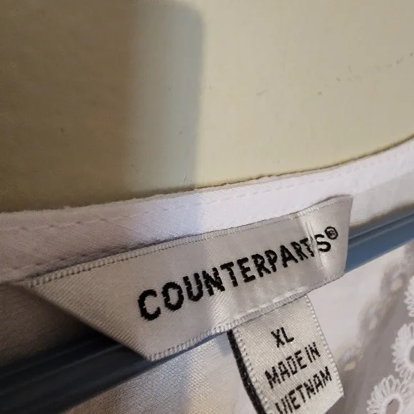 NWT- White Lace Trim Wrap Top - Picture 2 of 4